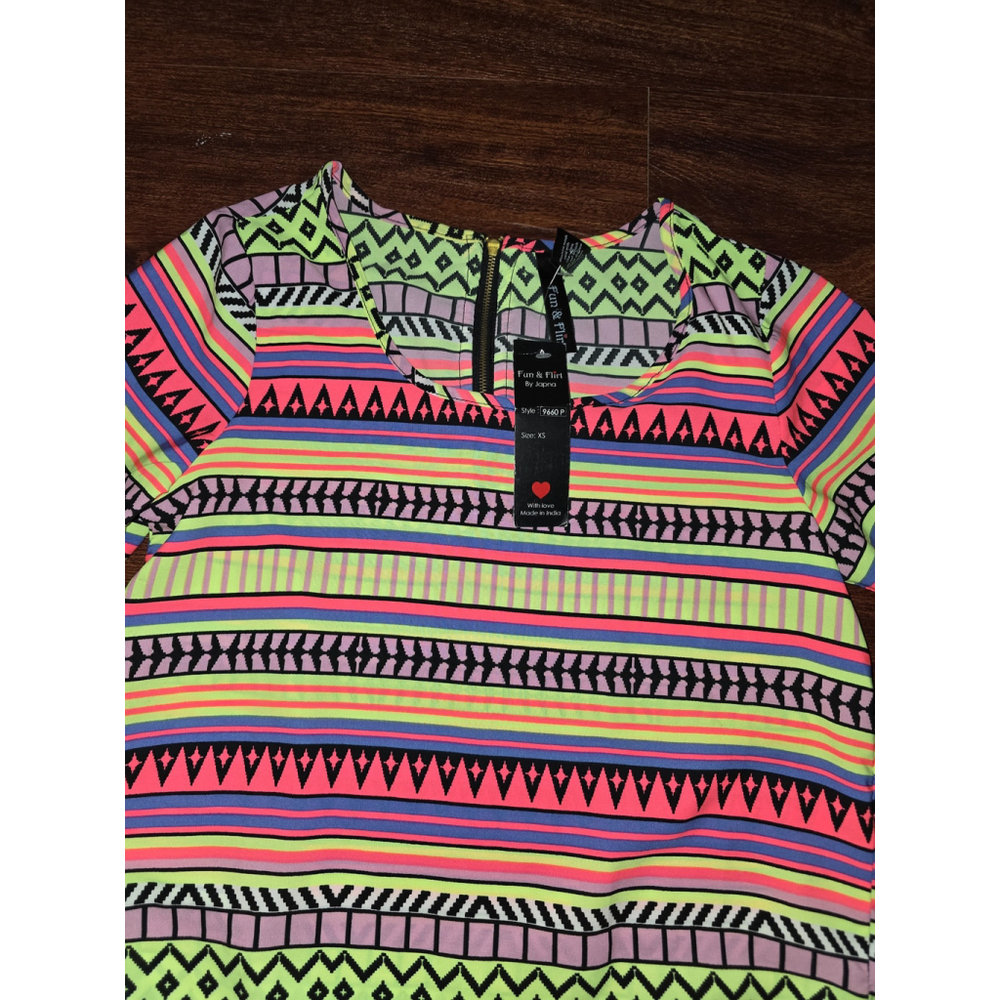 Fun & Flirt short sleeve neon print shirt size XS NWT - Picture 2 of 5